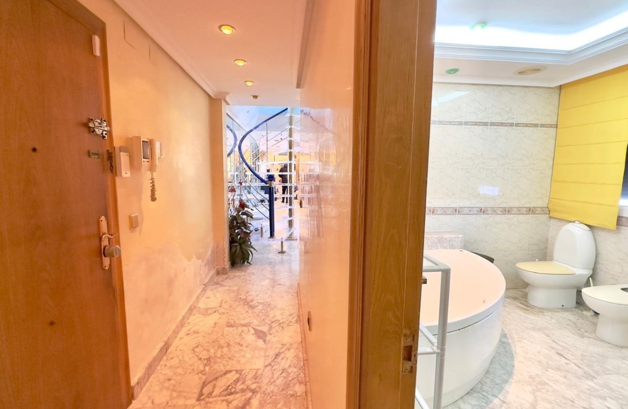 Resale - Penthouse -
Torrevieja - Centro
