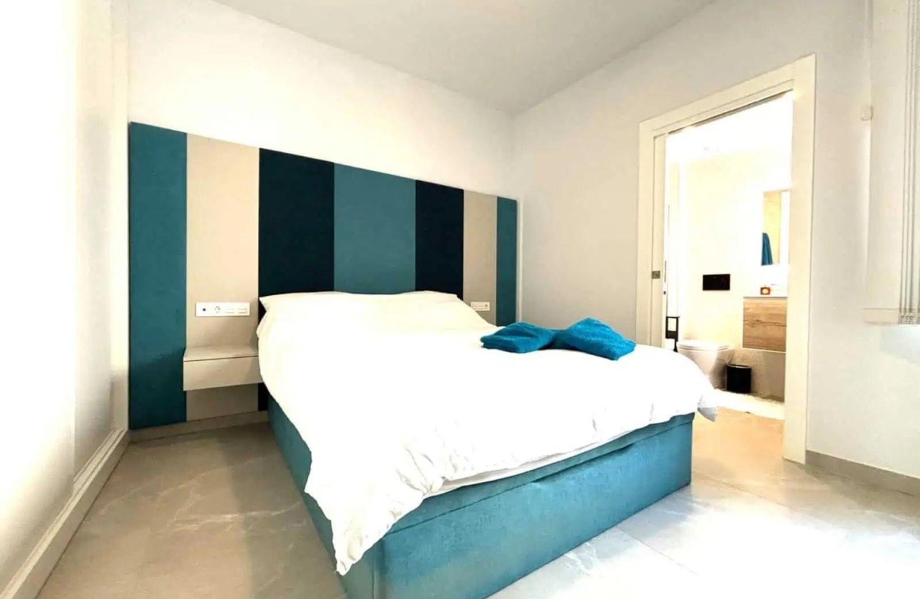 Resale - Penthouse -
Torrevieja - Las Piscinas Naturales
