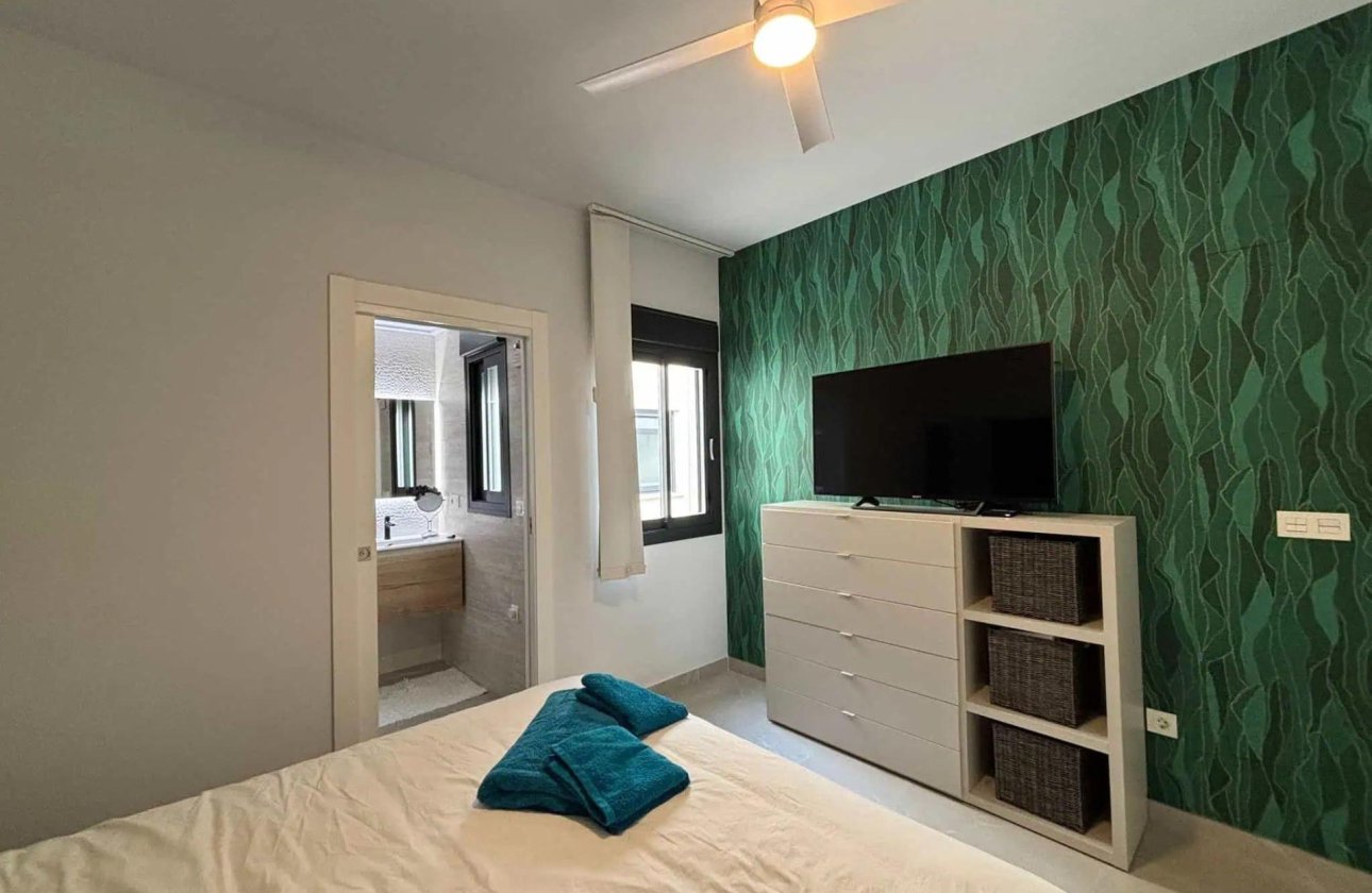 Resale - Penthouse -
Torrevieja - Las Piscinas Naturales