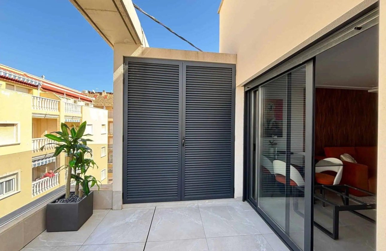 Resale - Penthouse -
Torrevieja - Las Piscinas Naturales