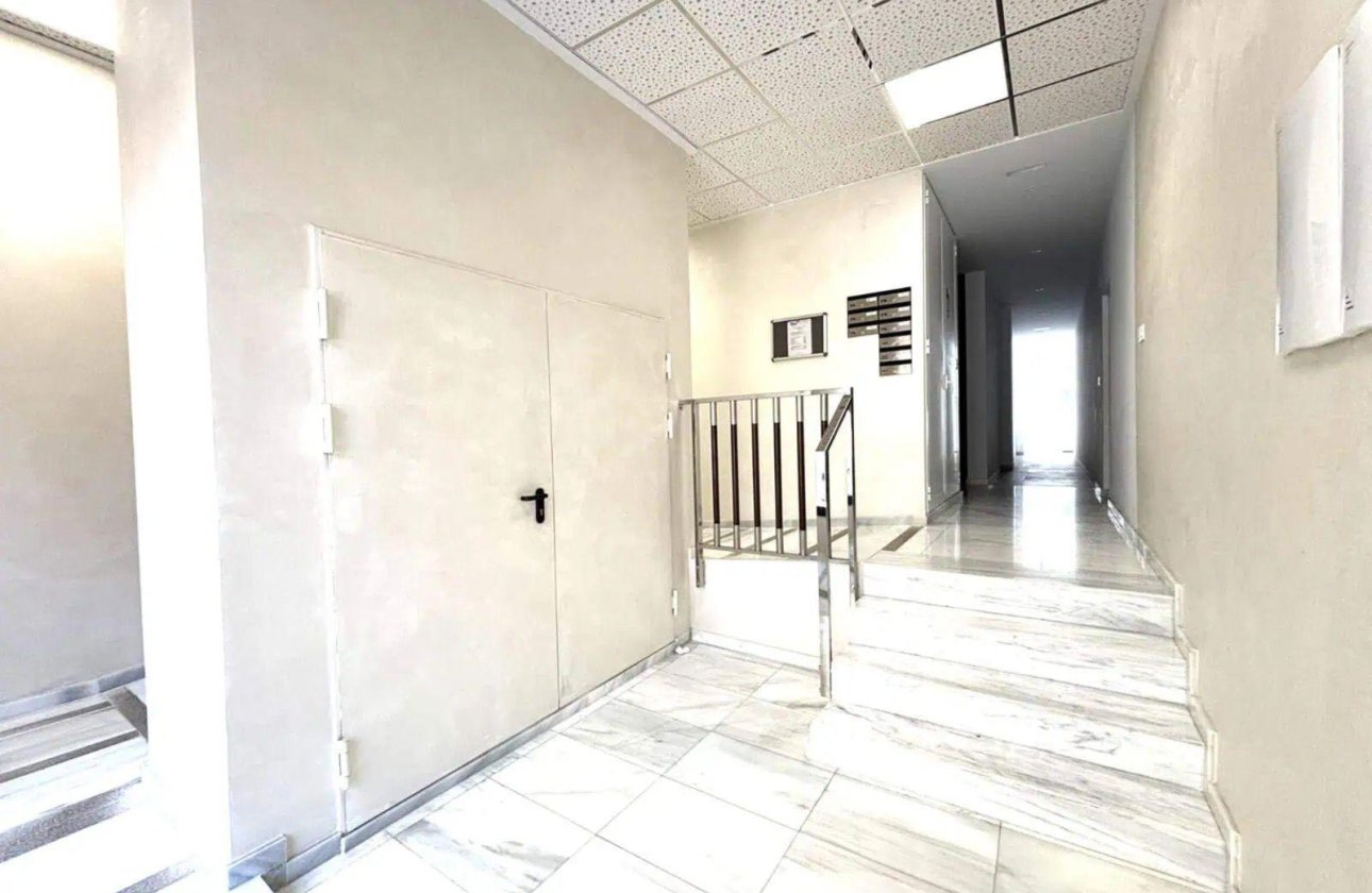 Resale - Penthouse -
Torrevieja - Las Piscinas Naturales
