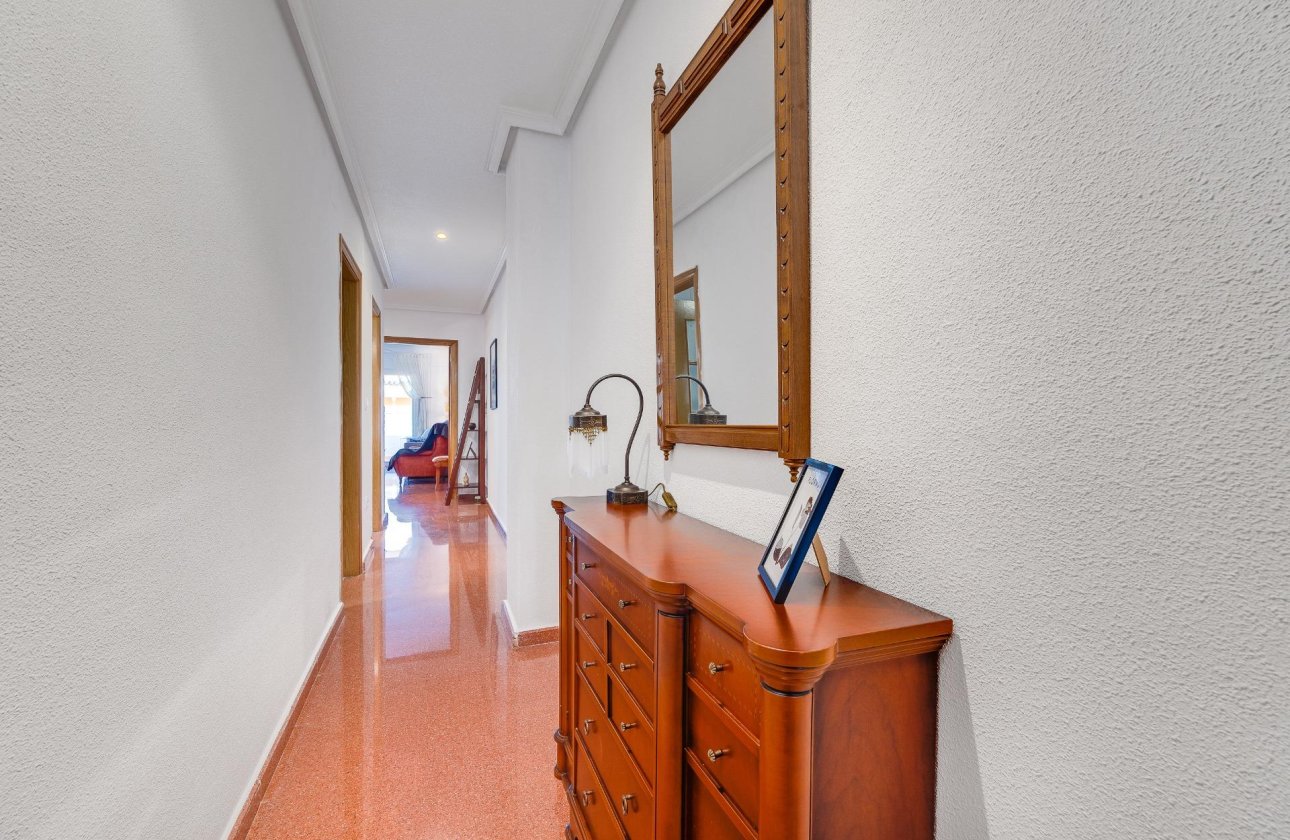 Resale - Penthouse -
Torrevieja - Paseo Maritimo
