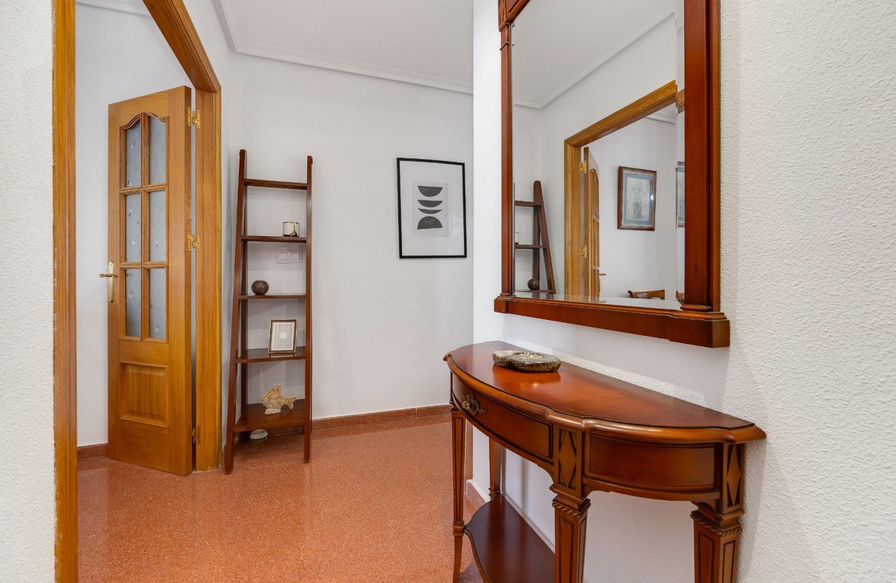 Resale - Penthouse -
Torrevieja - Paseo Maritimo