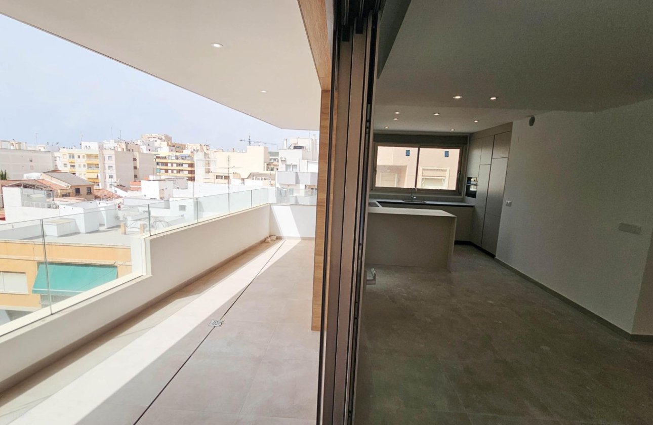 Resale - Penthouse -
Torrevieja - Paseo Maritimo