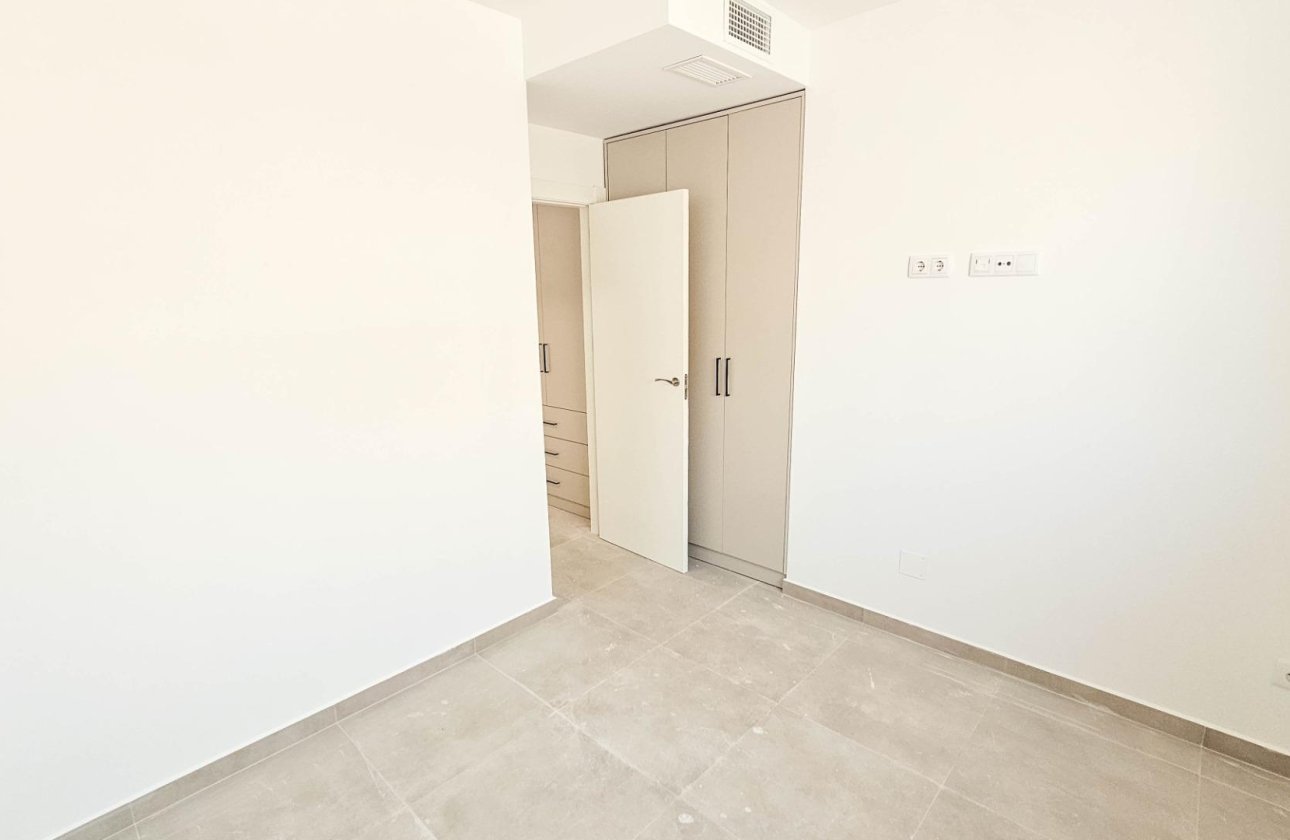 Resale - Penthouse -
Torrevieja - Paseo Maritimo