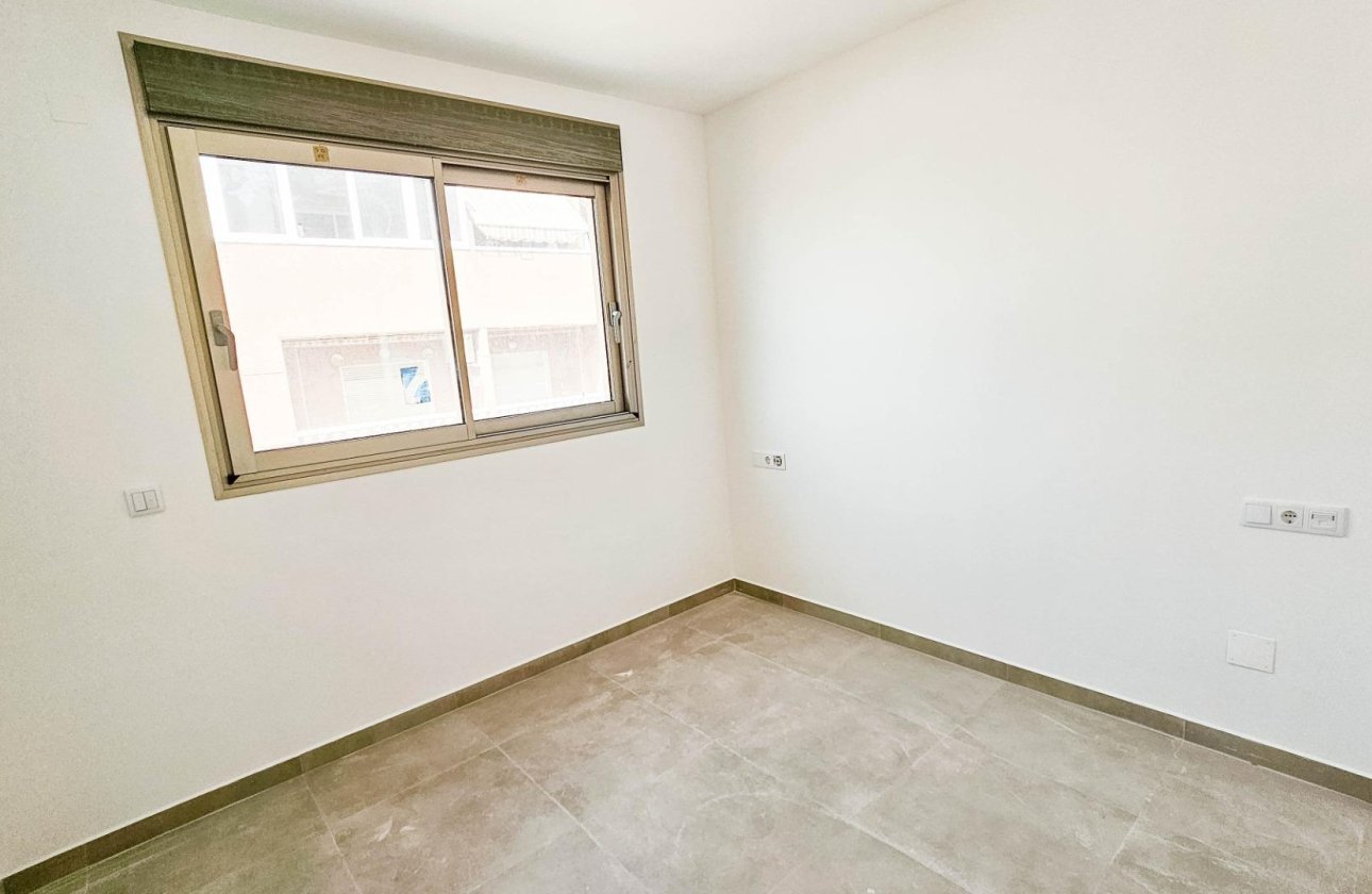 Resale - Penthouse -
Torrevieja - Paseo Maritimo