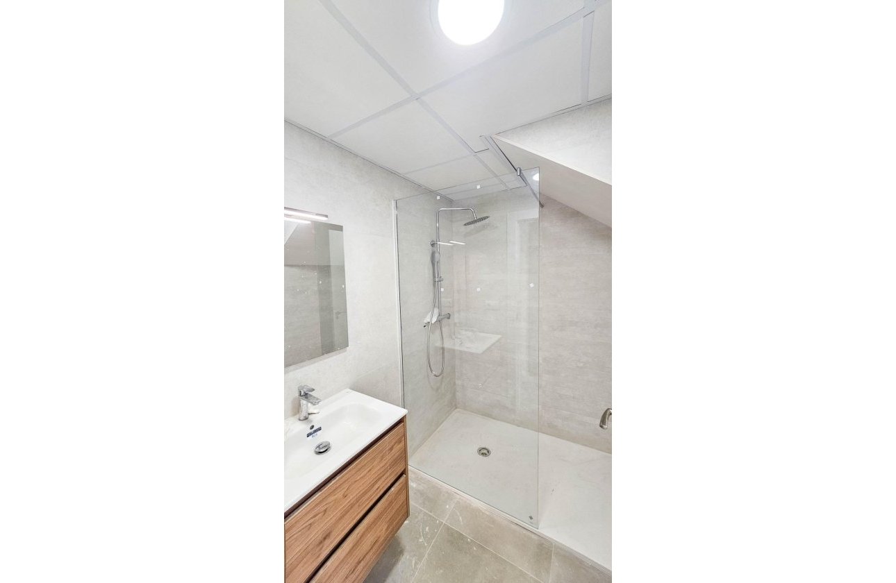 Resale - Penthouse -
Torrevieja - Paseo Maritimo