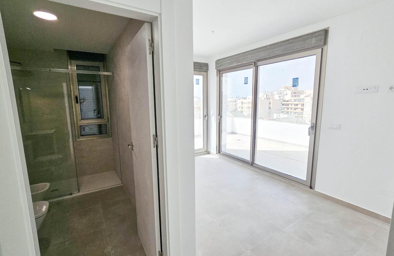 Resale - Penthouse -
Torrevieja - Paseo Maritimo