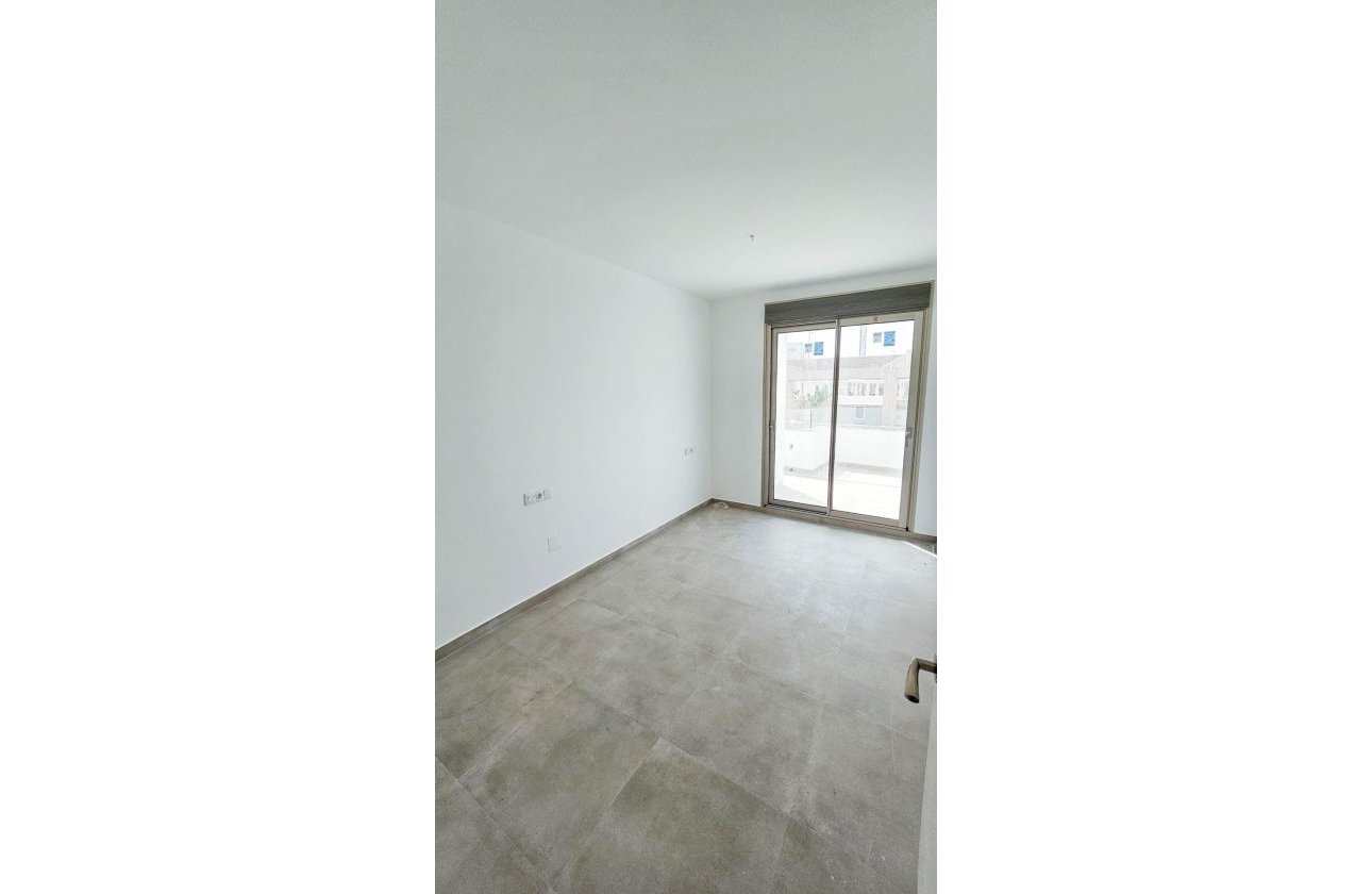 Resale - Penthouse -
Torrevieja - Paseo Maritimo