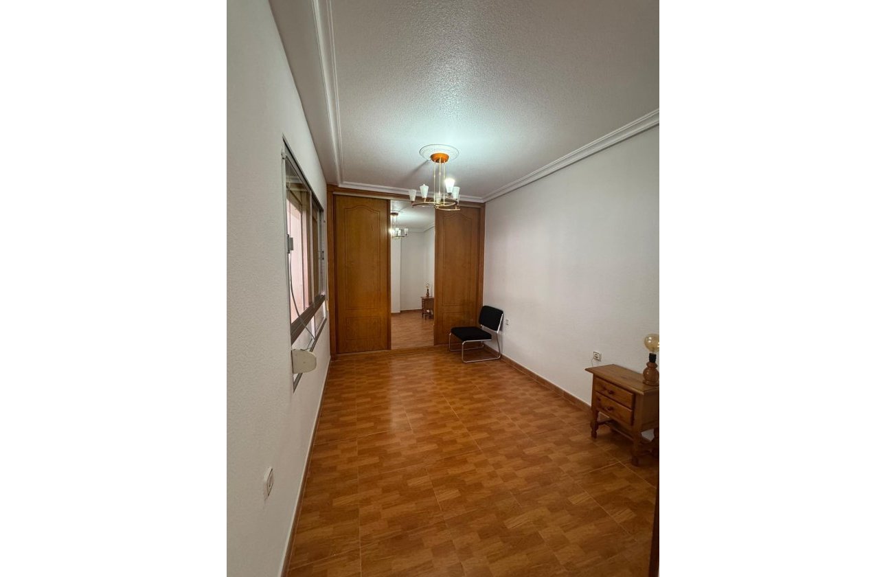 Resale - Penthouse -
Torrevieja - Playa de los Locos