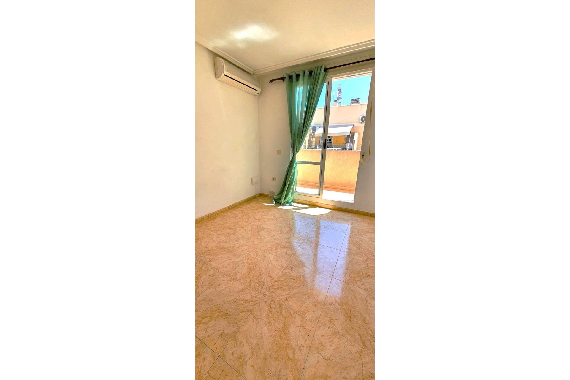 Resale - Penthouse -
Torrevieja - Playa de los Locos