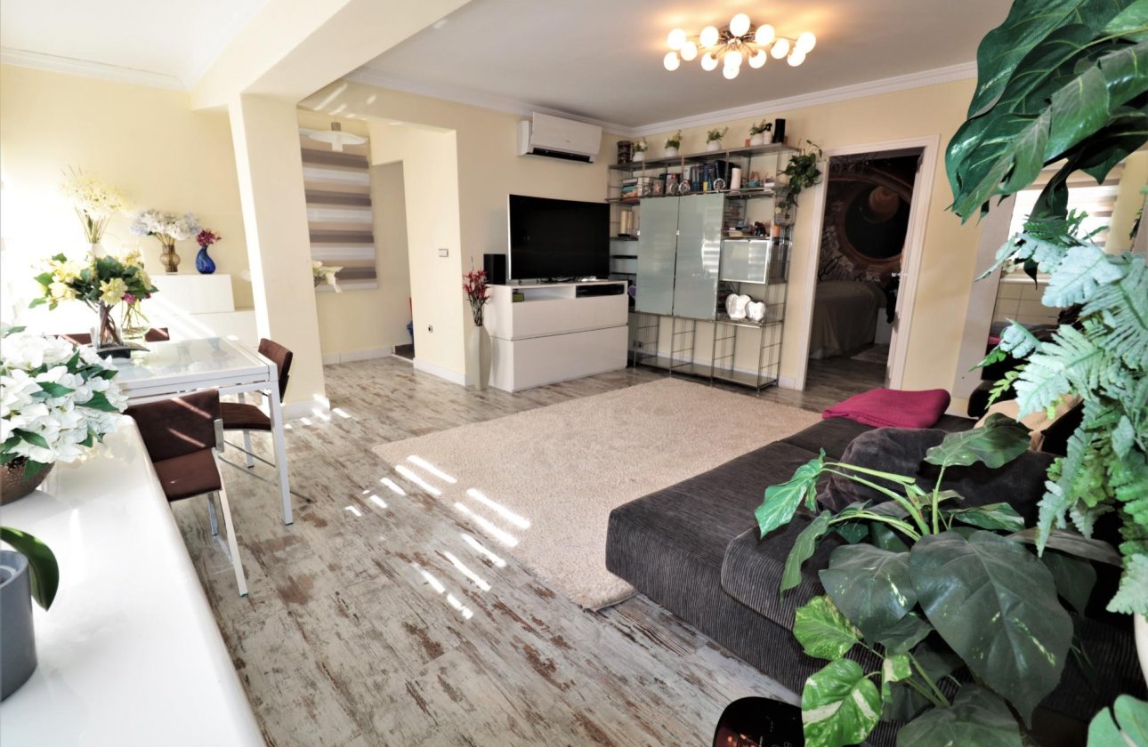 Resale - Penthouse -
Torrevieja - Playa De Los Naufragos