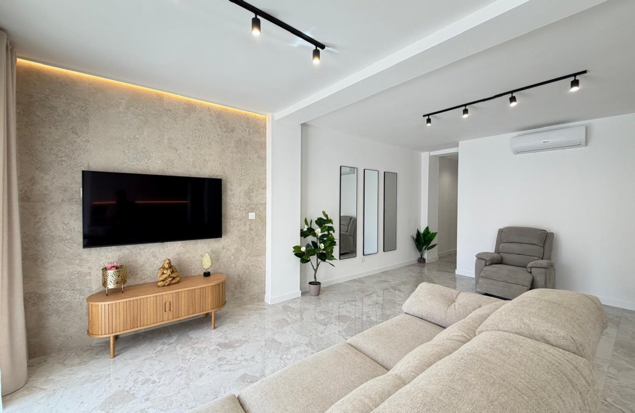 Resale - Penthouse -
Torrevieja - Playa del Cura