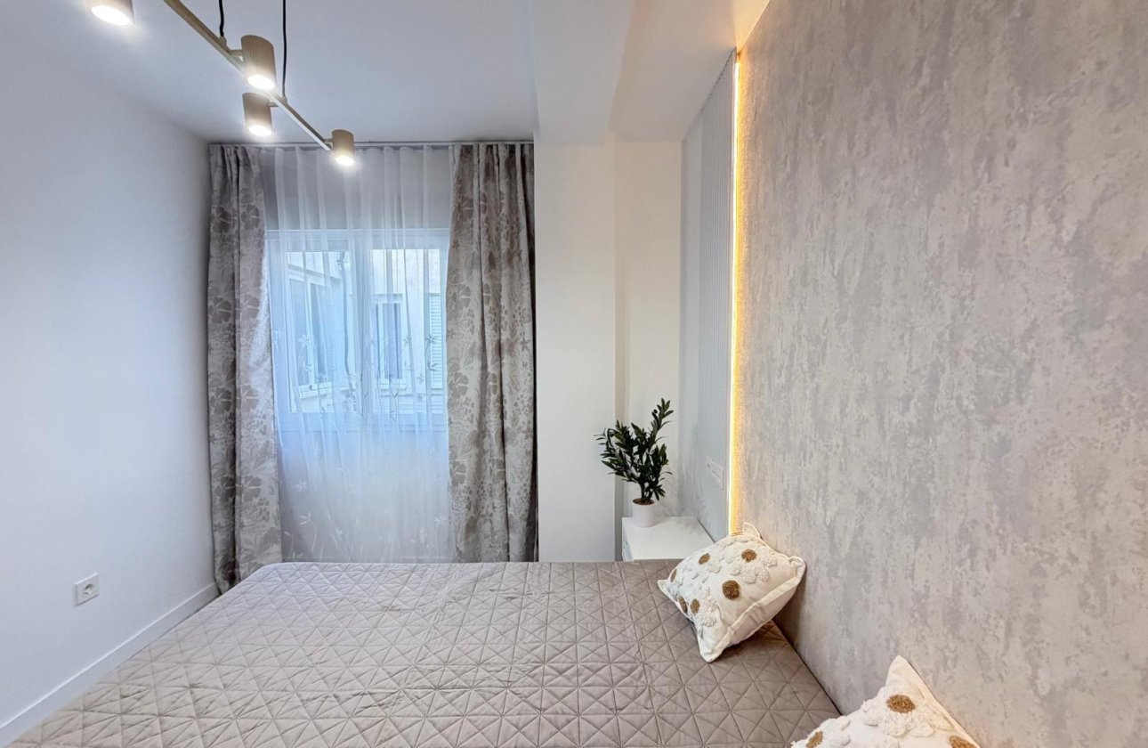 Resale - Penthouse -
Torrevieja - Playa del Cura
