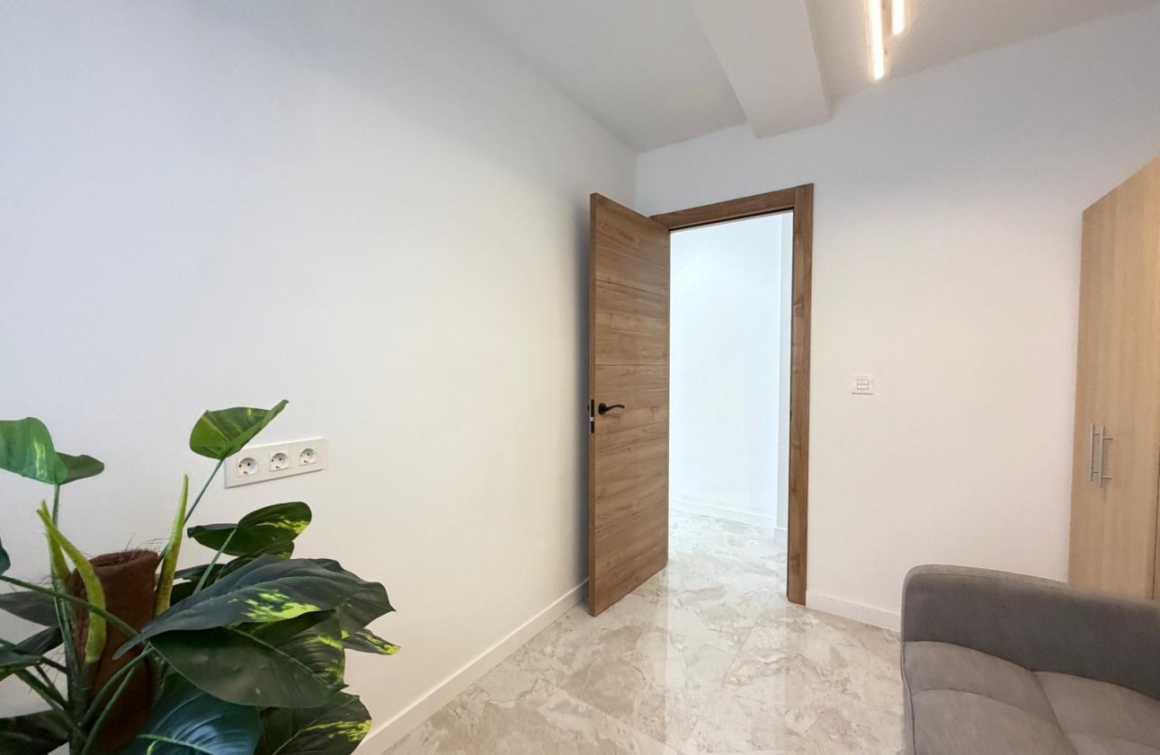 Resale - Penthouse -
Torrevieja - Playa del Cura