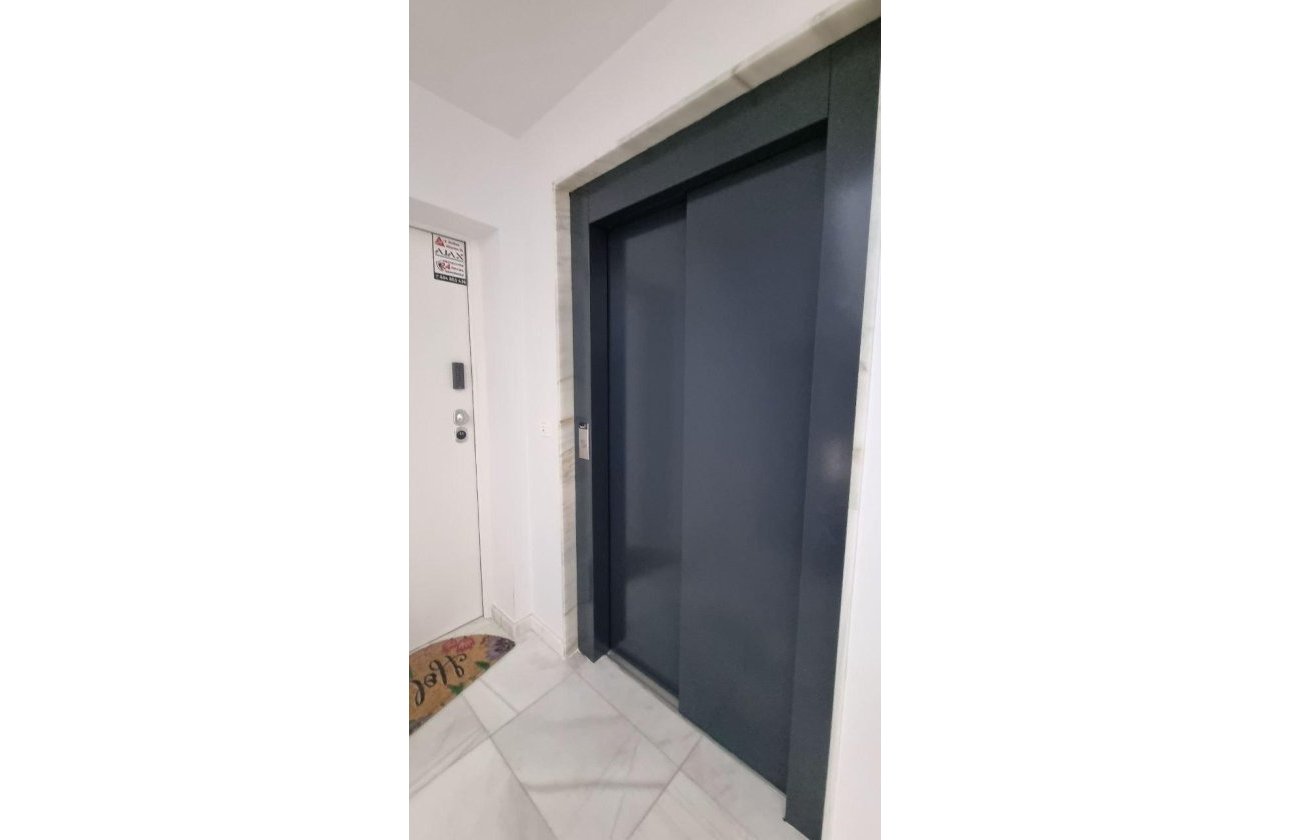 Resale - Penthouse -
Torrevieja - Playa del Cura