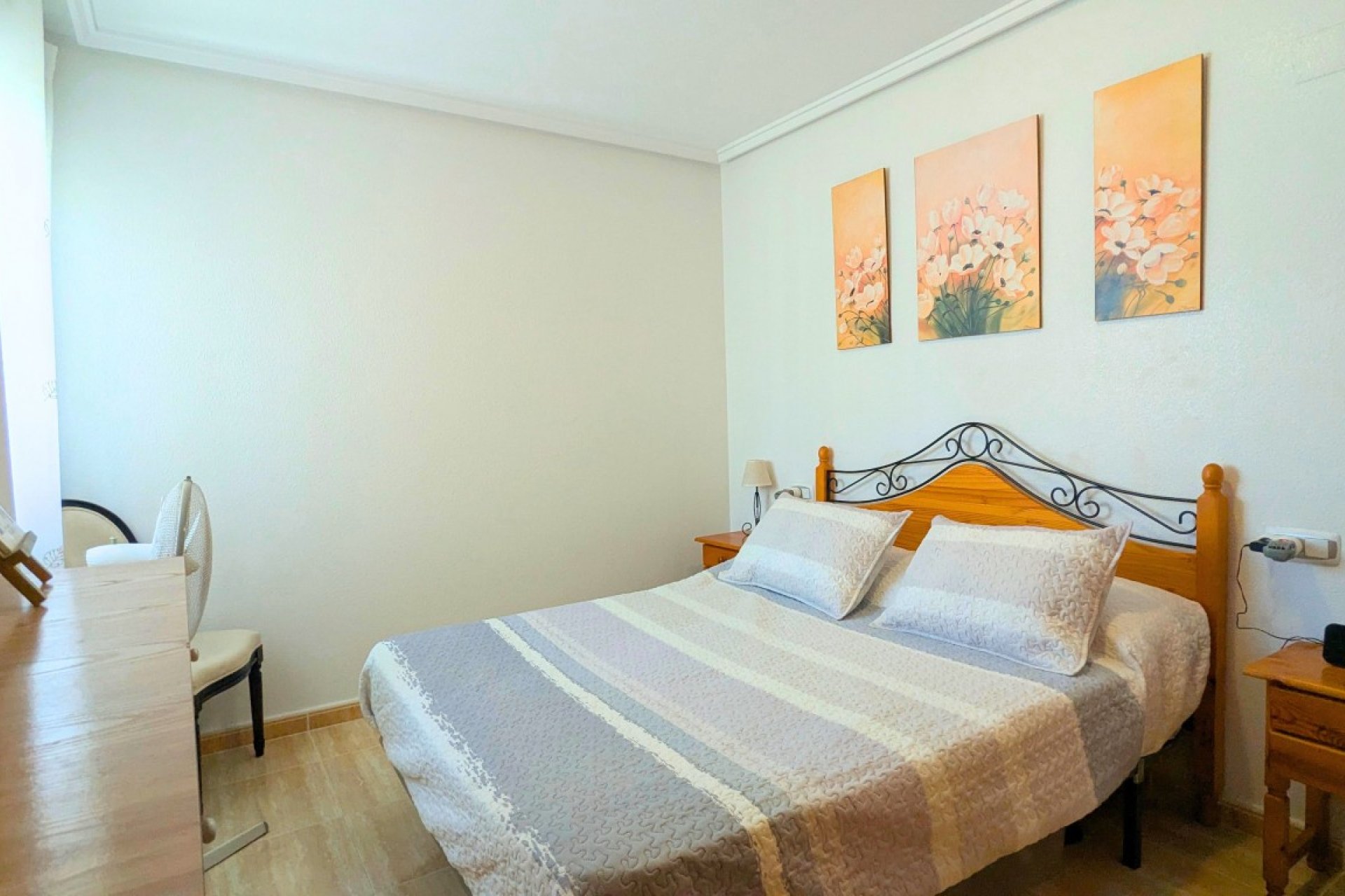 Resale - Quad House -
Lo Crispin - Inland
