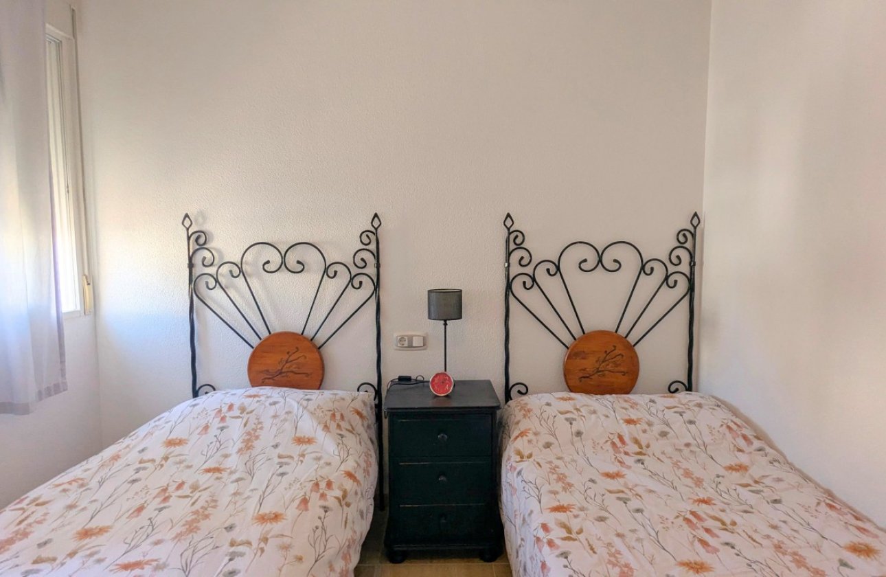 Resale - Quad House -
Lo Crispin - Inland
