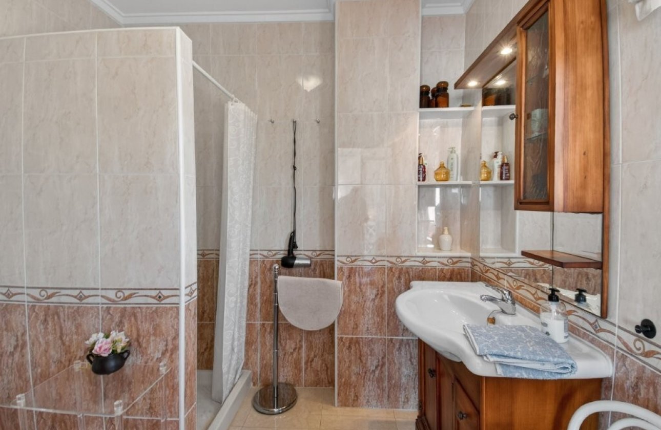 Resale - Quad House -
Playa Flamenca - Serena III