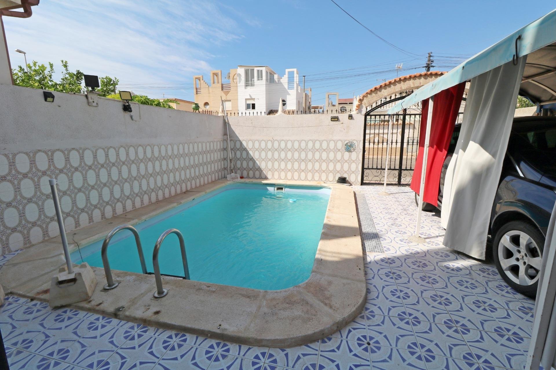 Resale - Quad House -
Torrevieja - Torretas
