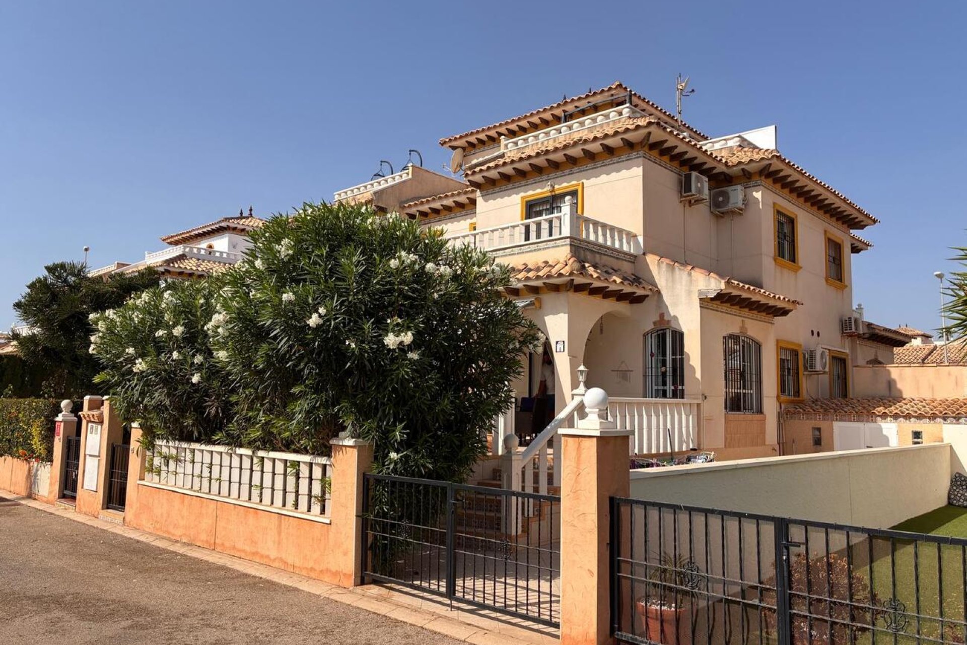 Resale - Quad Villa -
Lomas de Caboroig - Costa Blanca