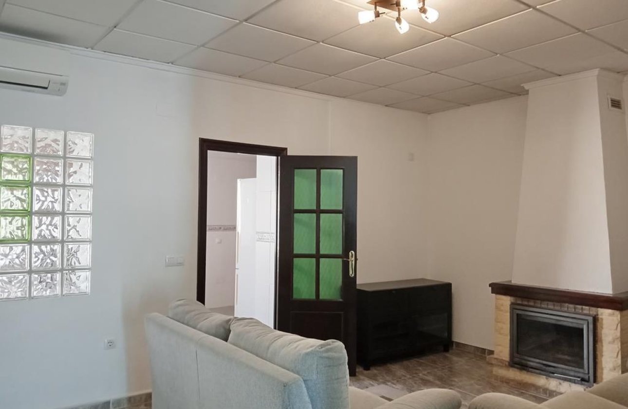 Resale - Semi Detached -
Los Montesinos - PUEBLO CENTRO
