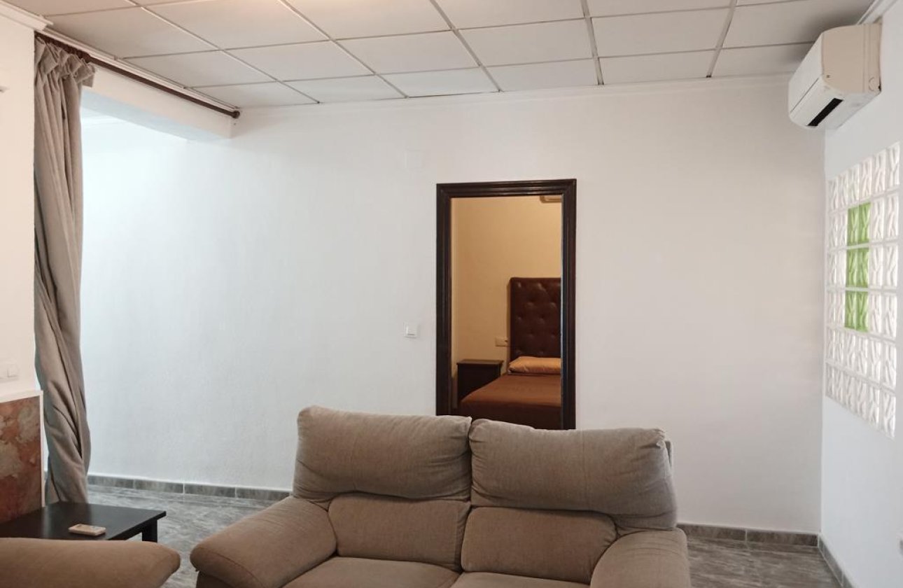 Resale - Semi Detached -
Los Montesinos - PUEBLO CENTRO