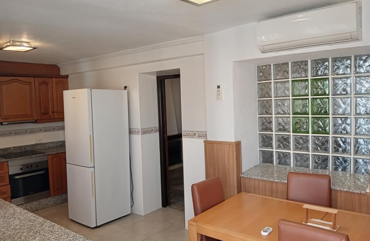 Resale - Semi Detached -
Los Montesinos - PUEBLO CENTRO