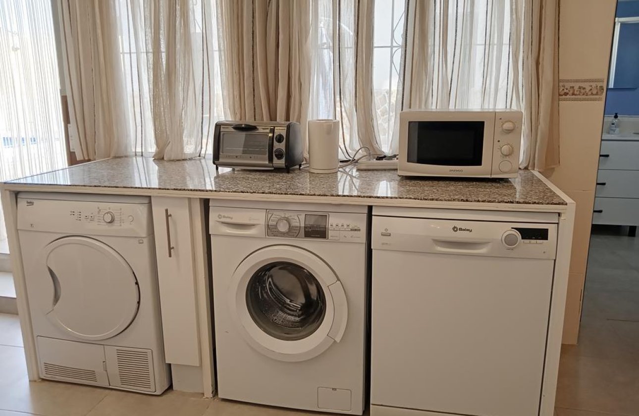 Resale - Semi Detached -
Los Montesinos - PUEBLO CENTRO