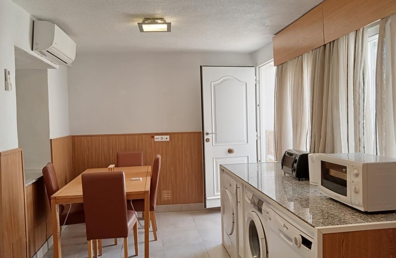 Resale - Semi Detached -
Los Montesinos - PUEBLO CENTRO