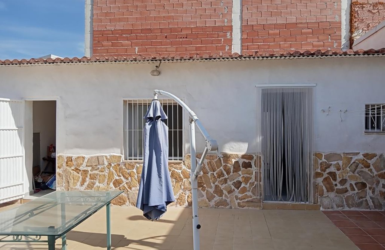 Resale - Semi Detached -
Los Montesinos - PUEBLO CENTRO