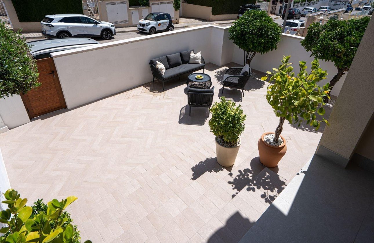 Resale - Semi Detached -
Orihuela Costa - Los Almendros-la Florida