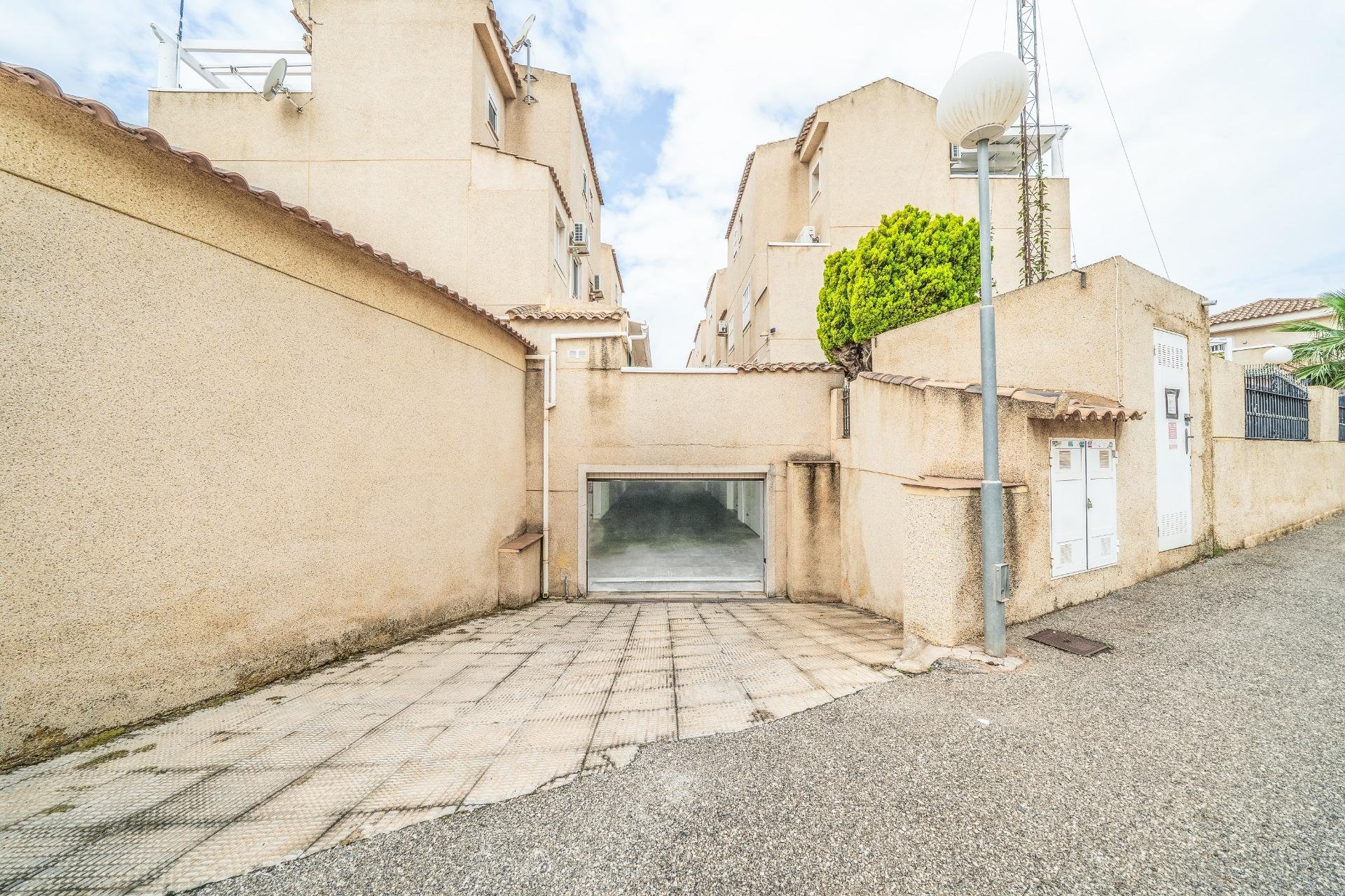 Resale - Semi Detached -
Orihuela Costa - Los Almendros-la Florida