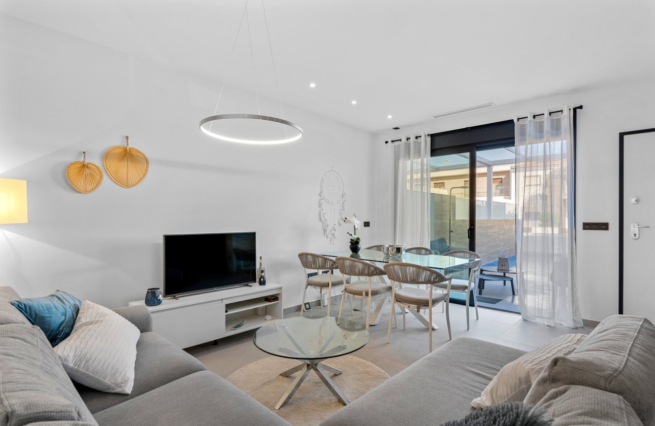 Resale - Semi Detached -
Rojales - Town