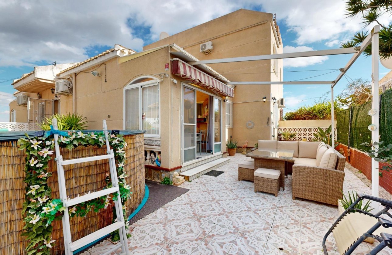 Resale - Semi Detached -
San Miguel de Salinas - 03193