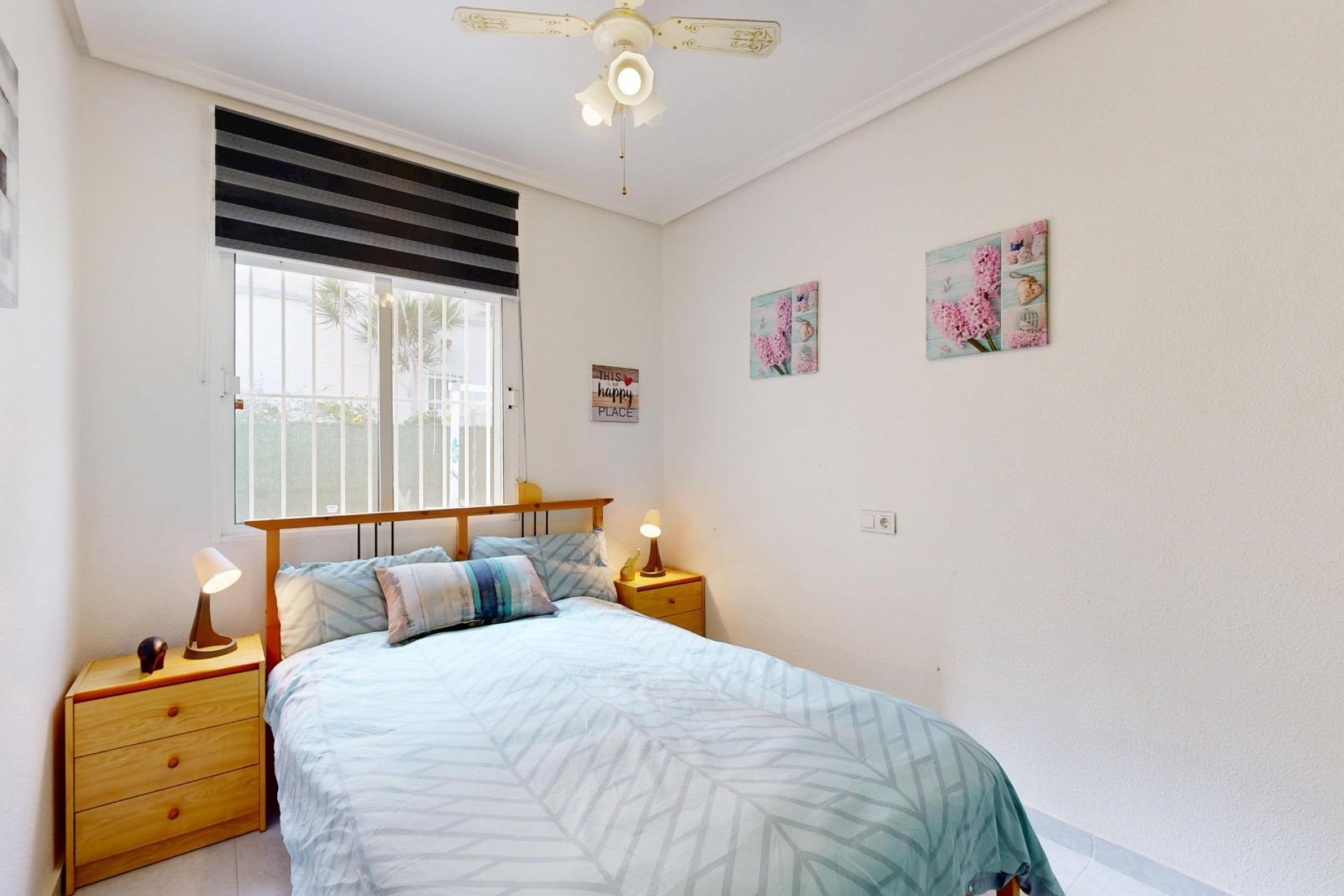 Resale - Semi Detached -
San Miguel de Salinas - 03193