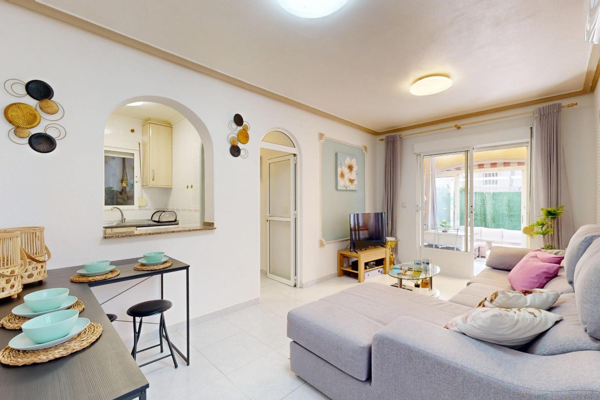 Resale - Semi Detached -
San Miguel de Salinas - 03193