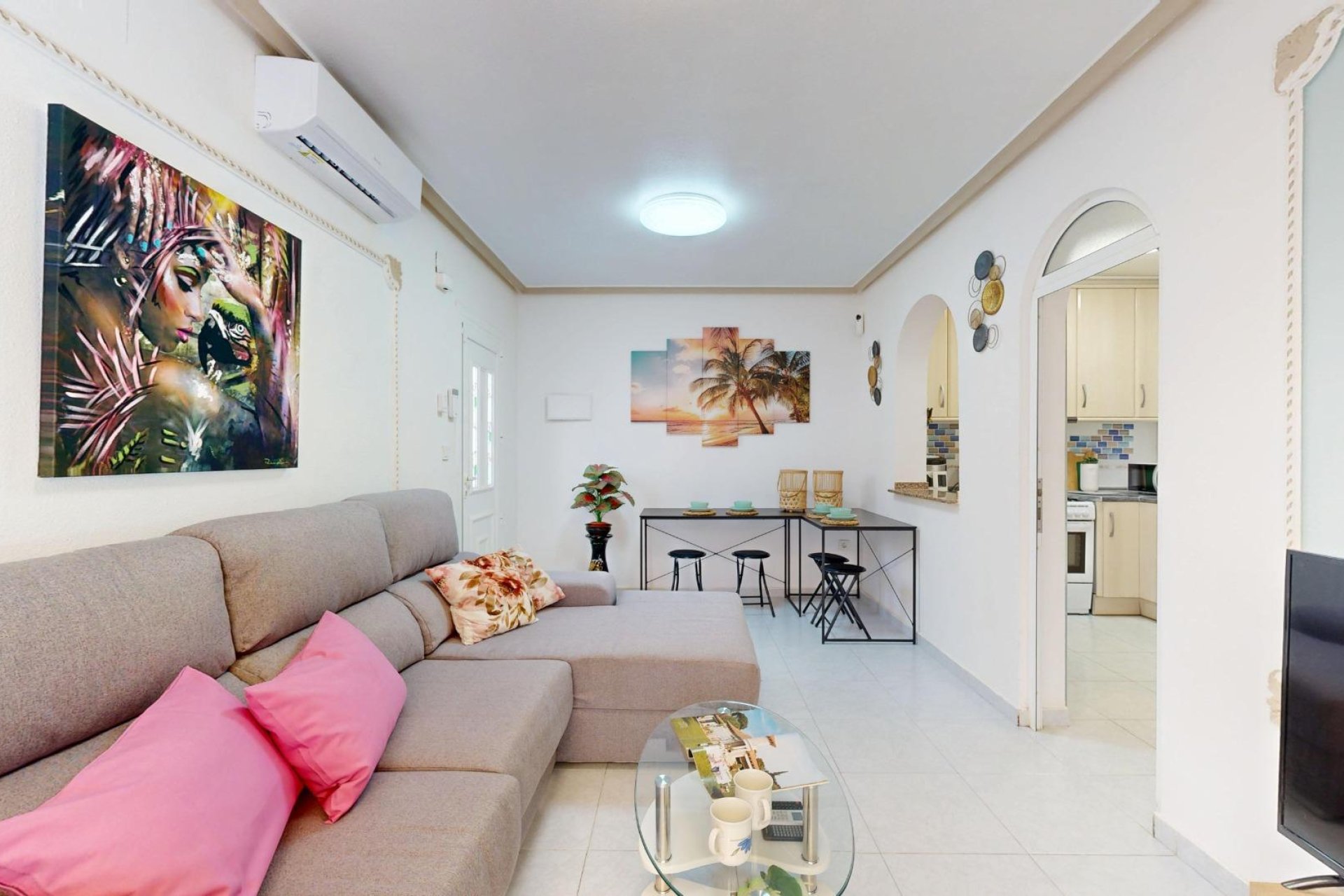 Resale - Semi Detached -
San Miguel de Salinas - 03193