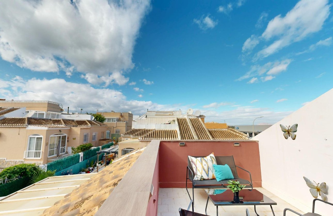 Resale - Semi Detached -
San Miguel de Salinas - 03193