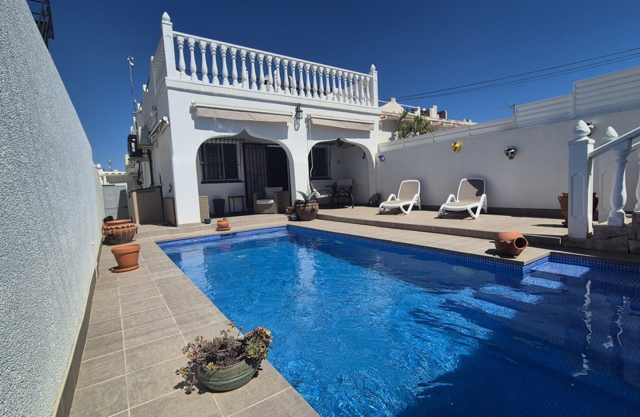 Resale - Semi Detached -
San Miguel de Salinas - Inland