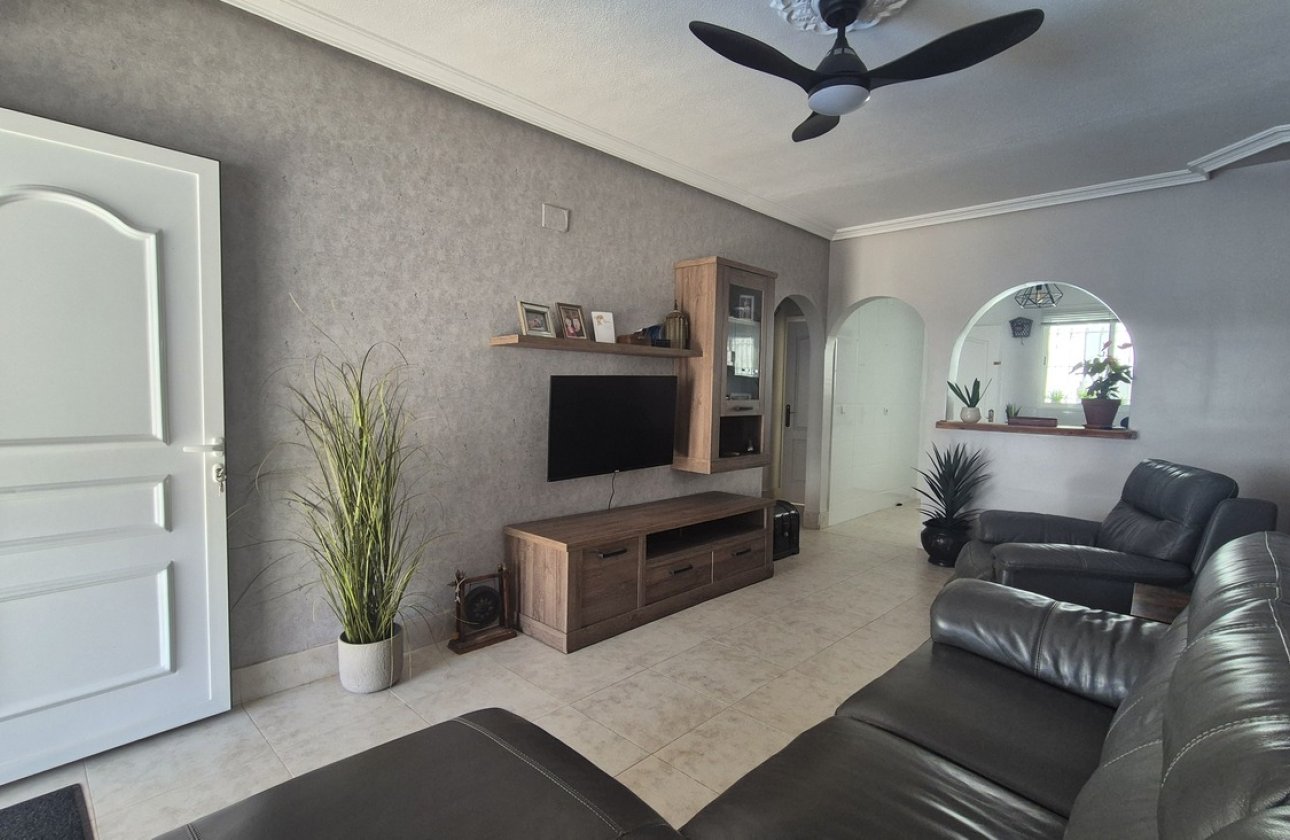 Resale - Semi Detached -
San Miguel de Salinas - Inland