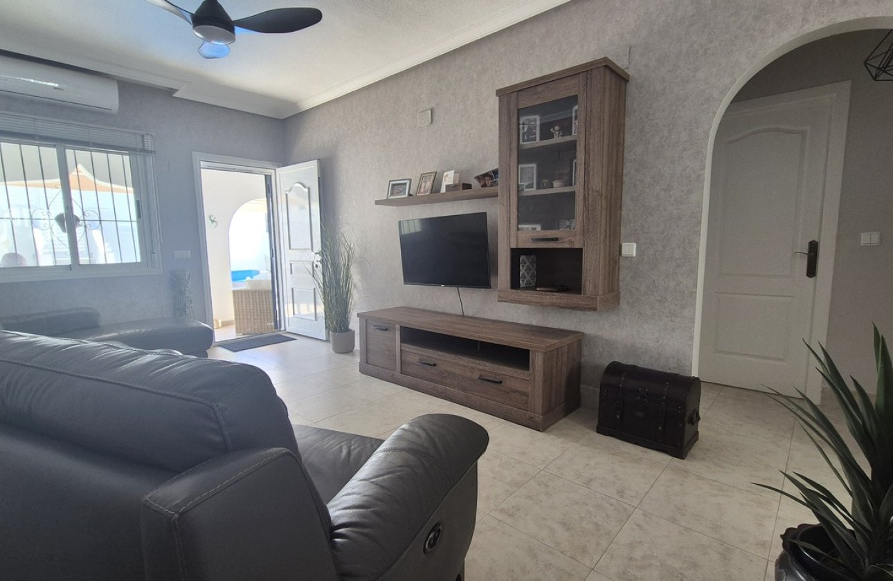Resale - Semi Detached -
San Miguel de Salinas - Inland