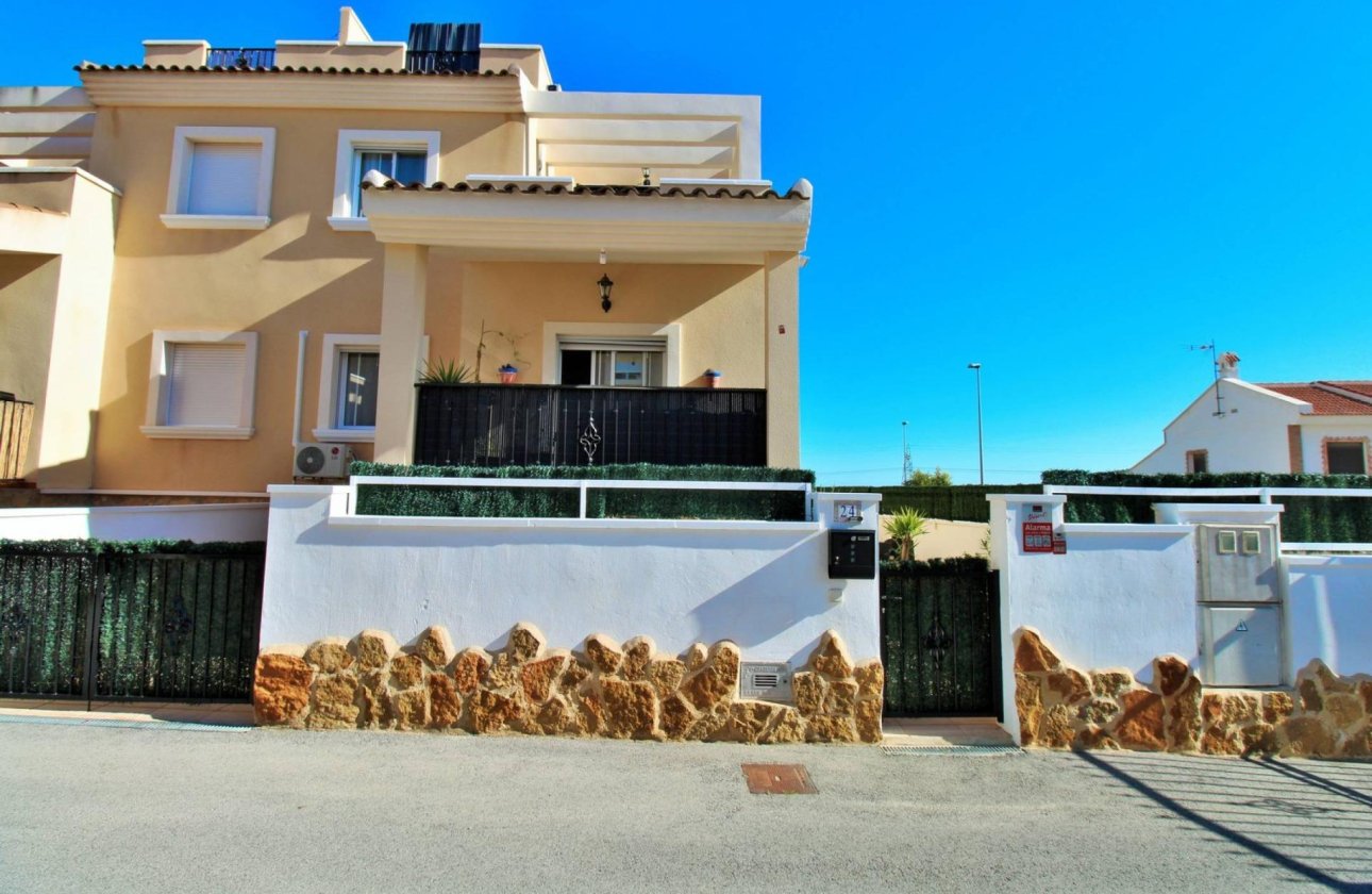 Resale - Semi Detached -
San Miguel de Salinas - Residencial Los Flamencos
