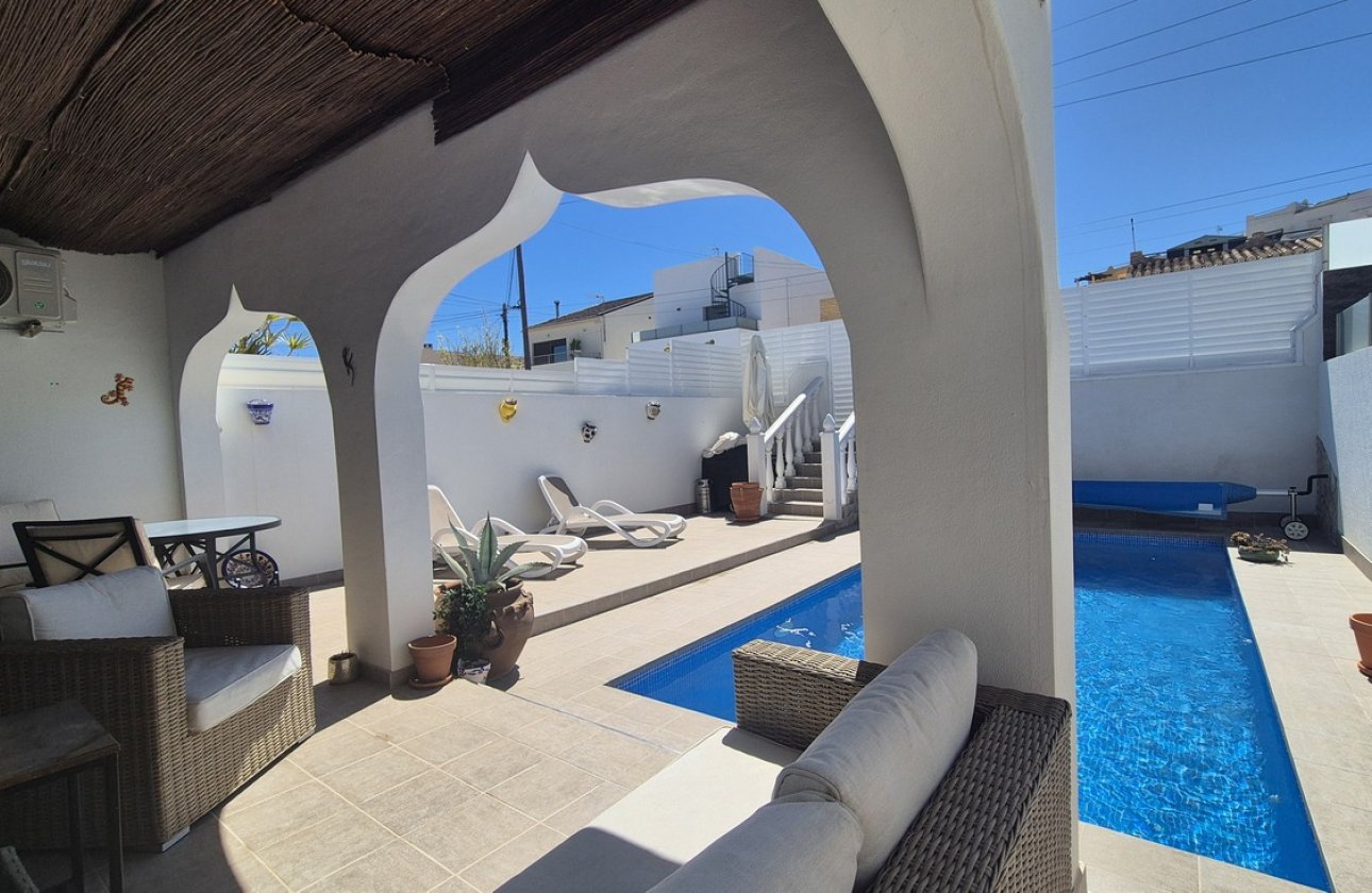 Resale - Semi Detached -
Villamartin - Costa Blanca
