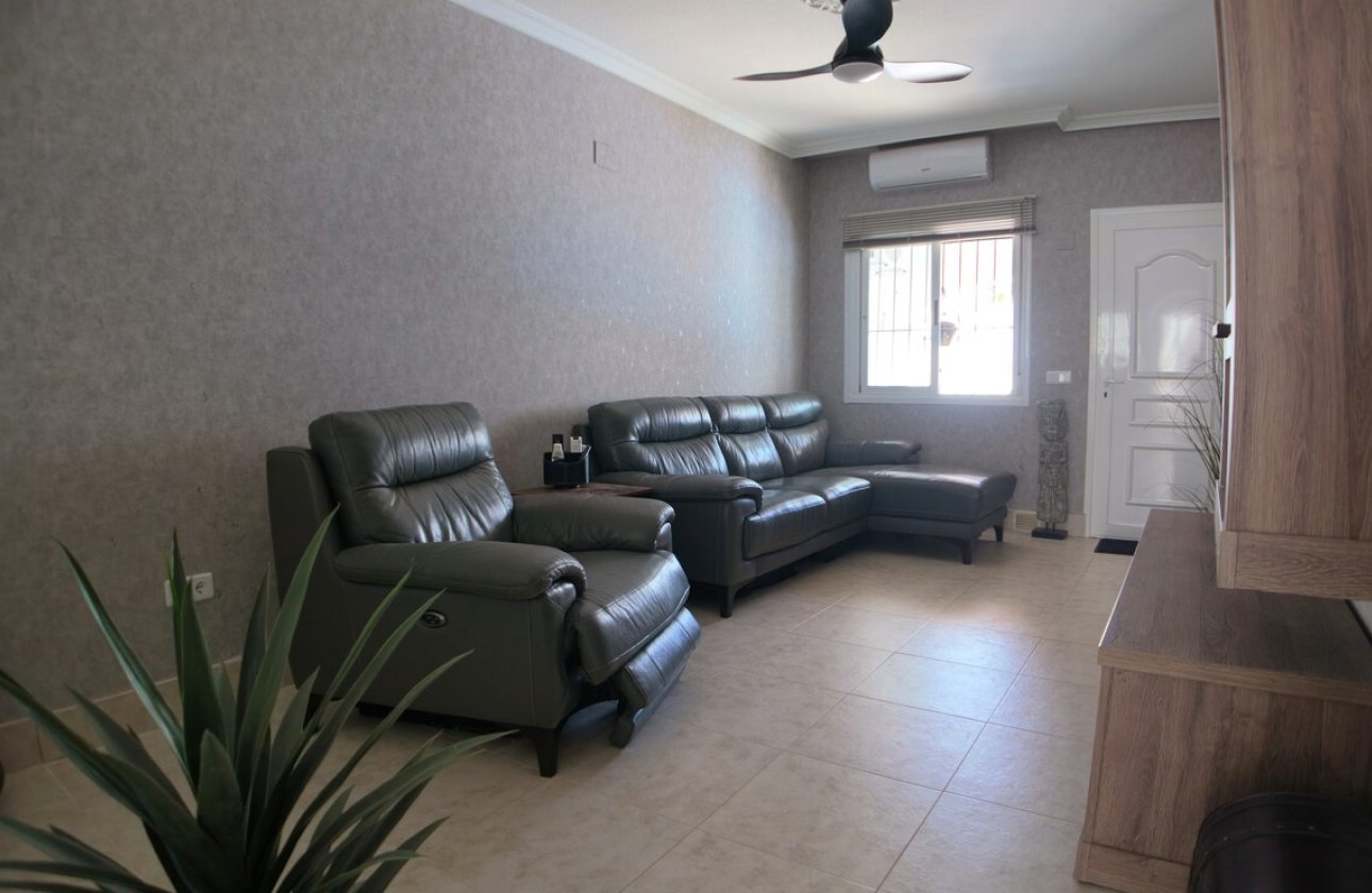 Resale - Semi Detached -
Villamartin - Costa Blanca