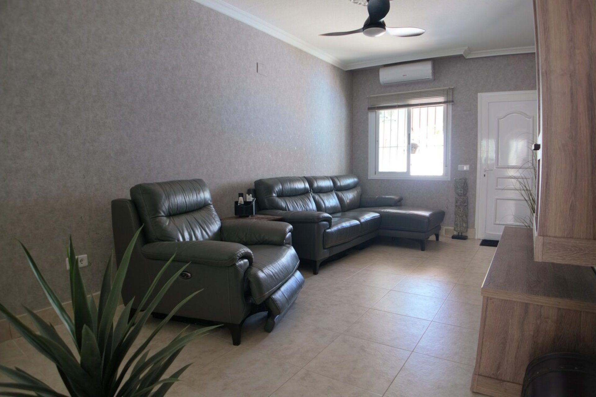 Resale - Semi Detached -
Villamartin - Costa Blanca