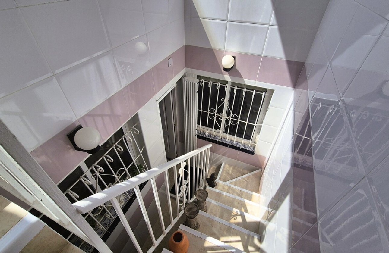 Resale - Semi Detached -
Villamartin - Costa Blanca