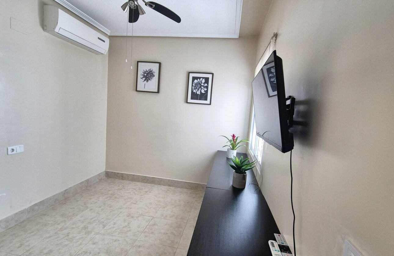 Resale - Semi Detached -
Villamartin - Costa Blanca