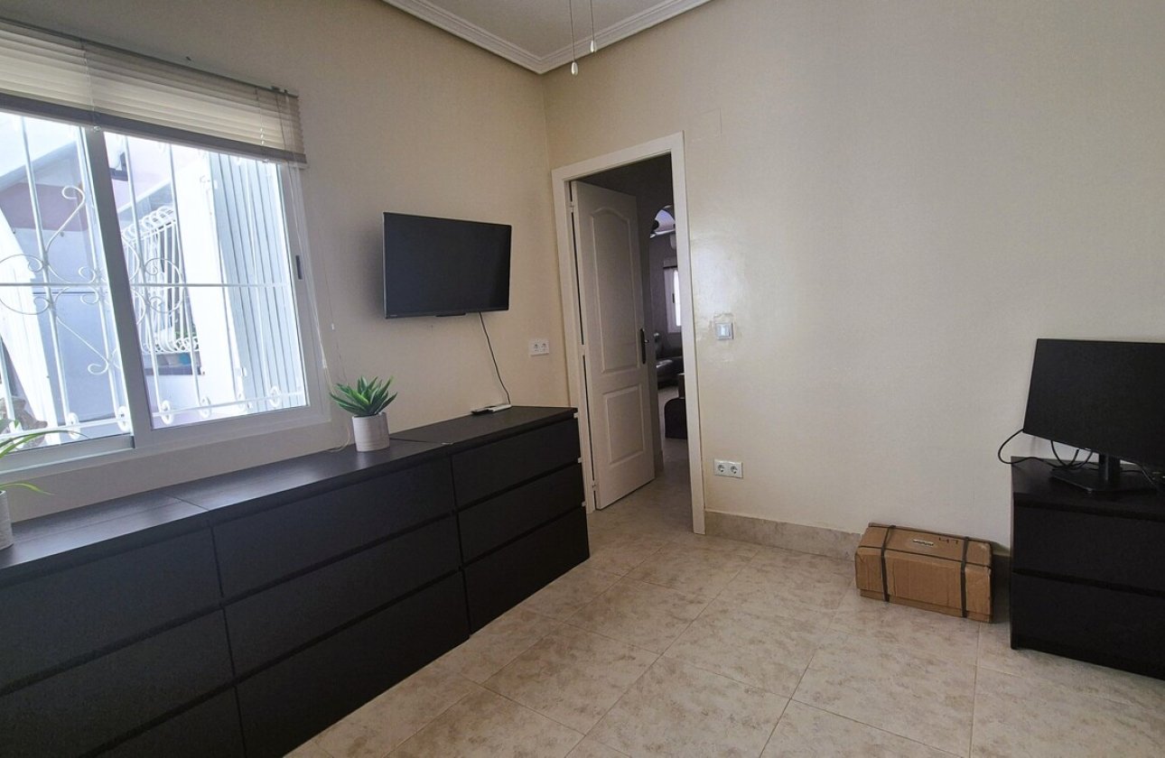 Resale - Semi Detached -
Villamartin - Costa Blanca