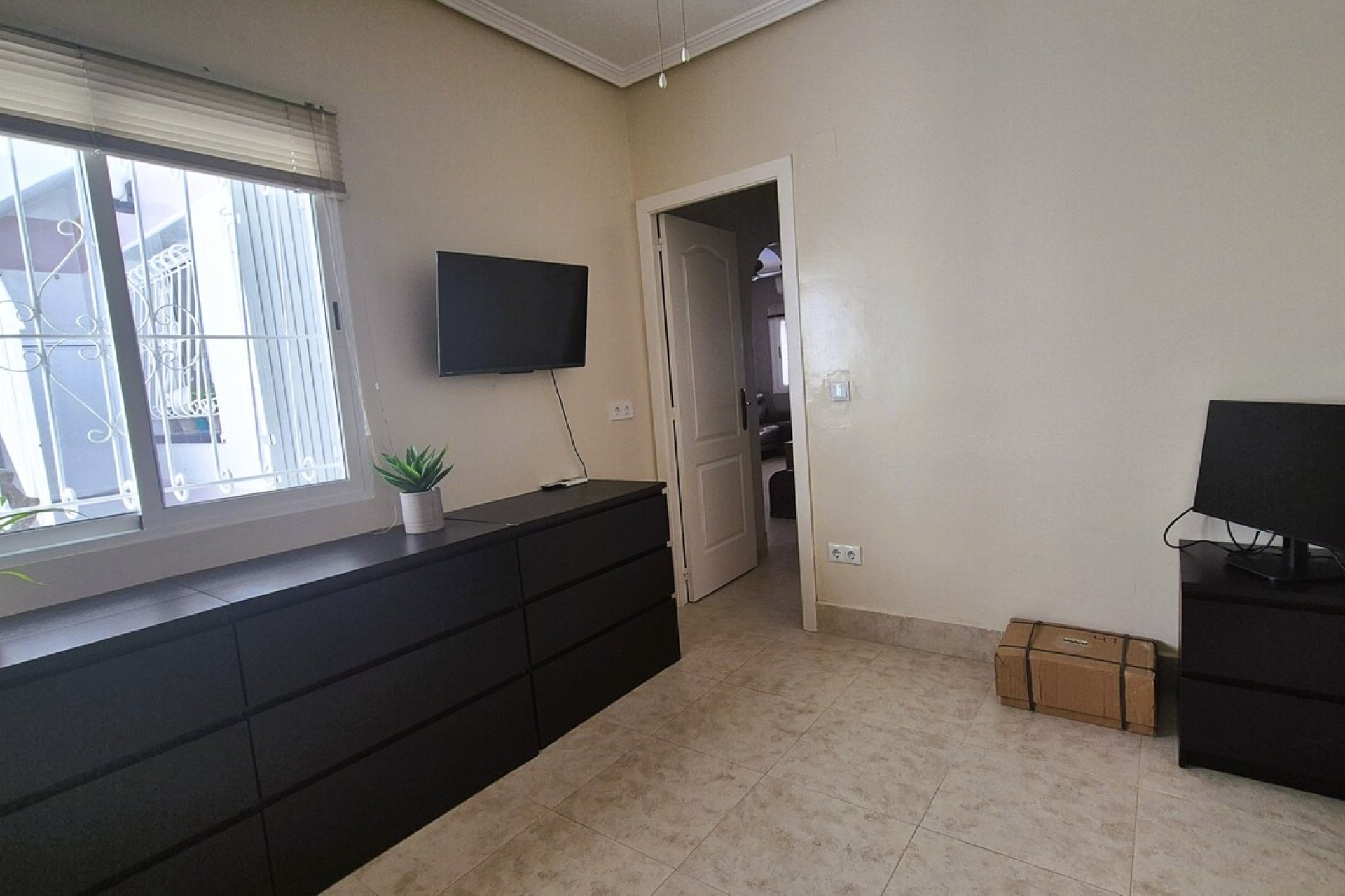 Resale - Semi Detached -
Villamartin - Costa Blanca